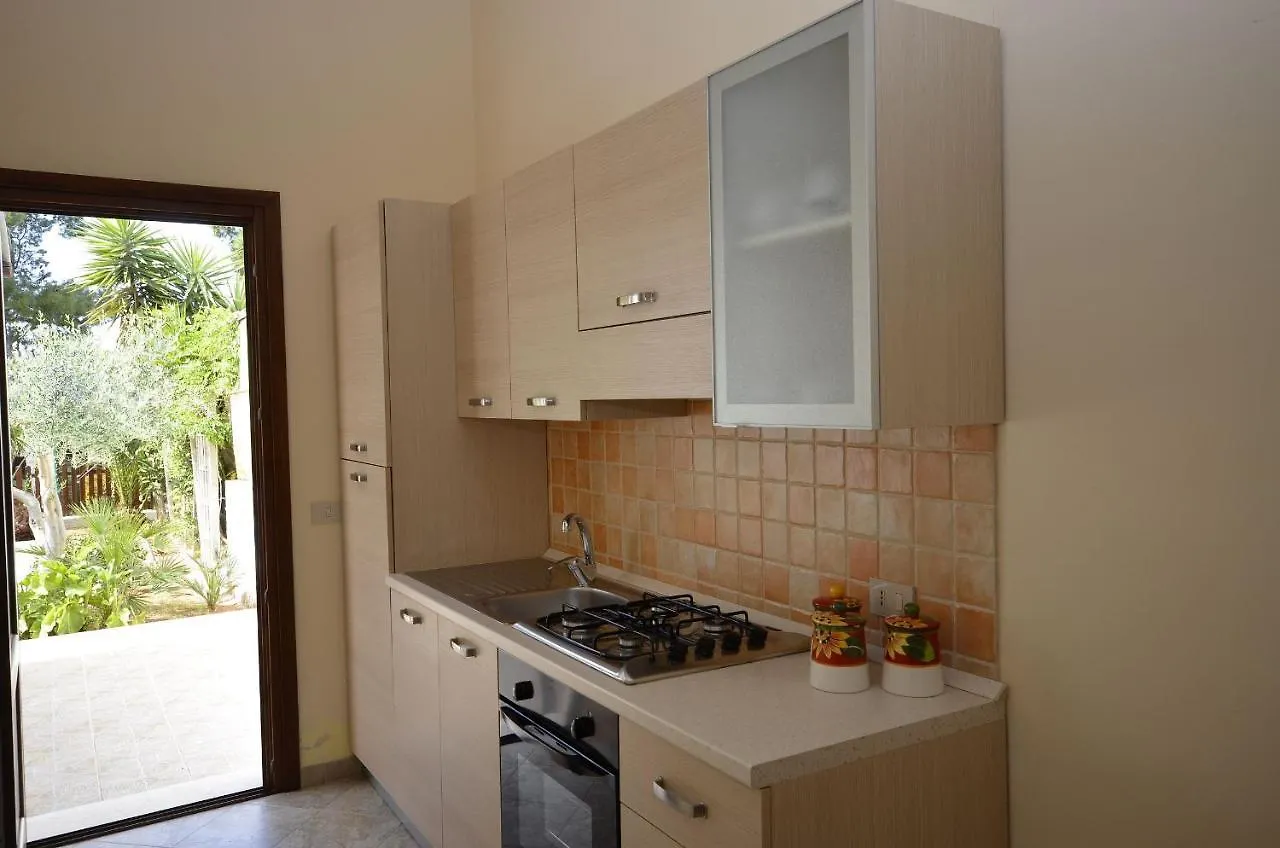 Pineta Sul Mare Apartment Castelluzzo