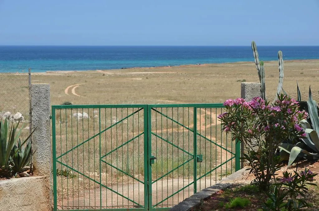 Pineta Sul Mare Apartment Castelluzzo 0*,