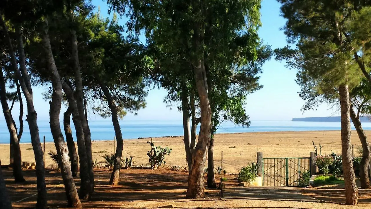 Pineta Sul Mare Apartment Castelluzzo