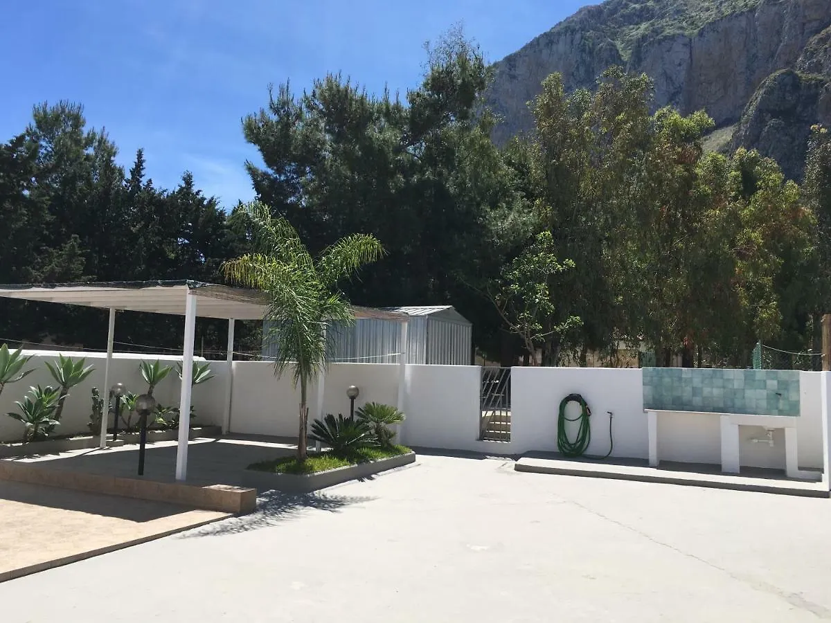 Pineta Sul Mare Apartment Castelluzzo