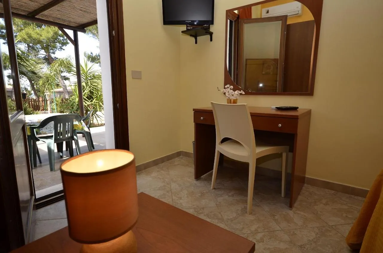 Pineta Sul Mare Apartment Castelluzzo