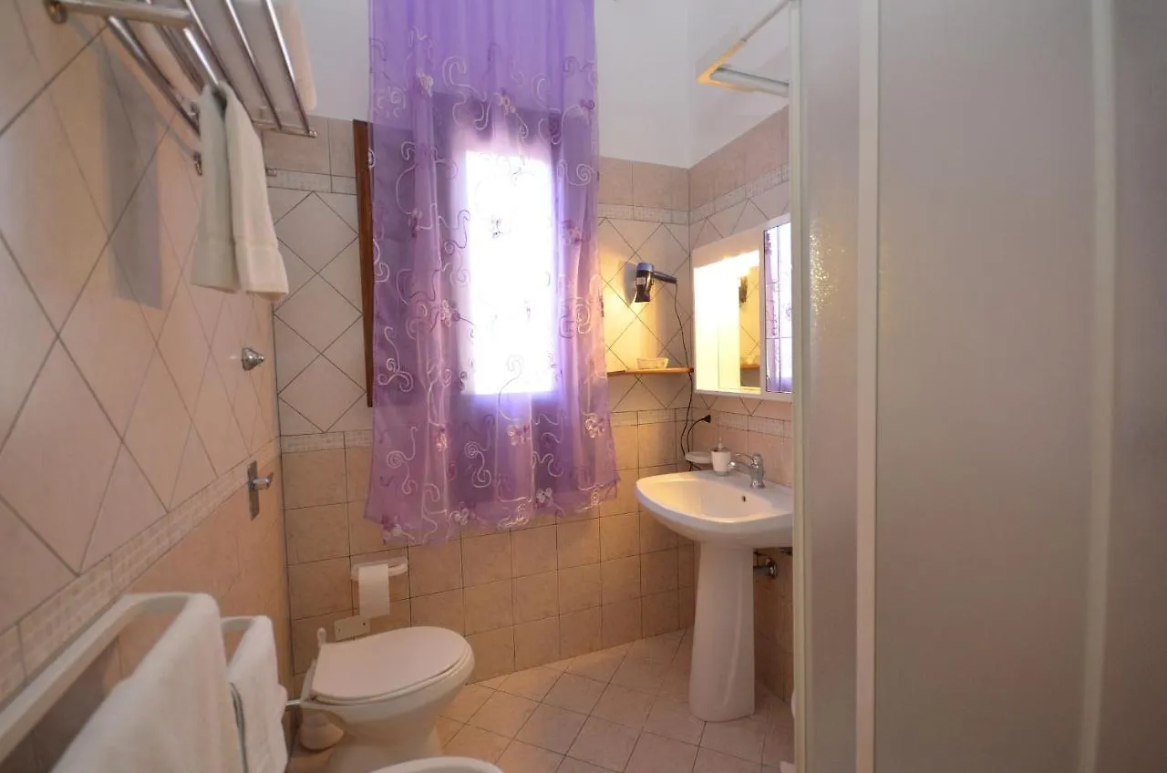 Pineta Sul Mare Apartment Castelluzzo