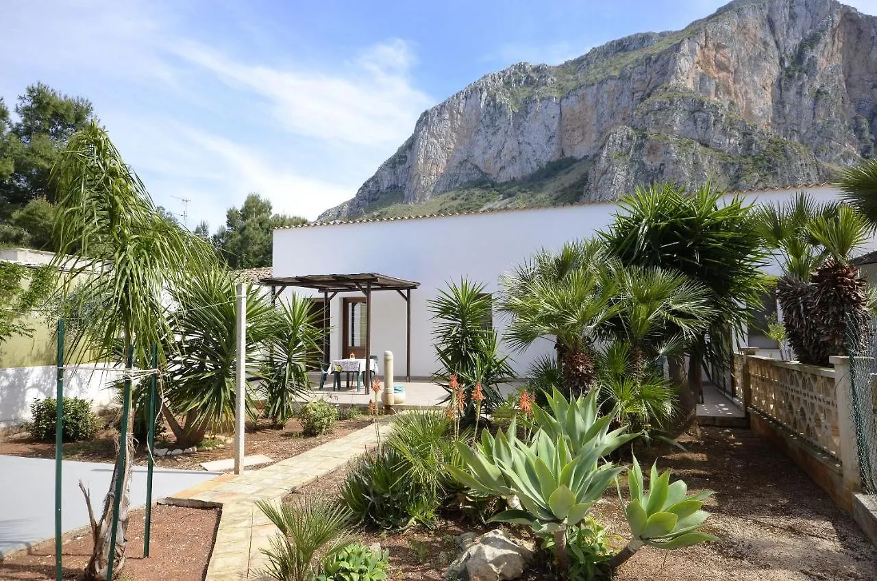 Pineta Sul Mare Apartment Castelluzzo Italy