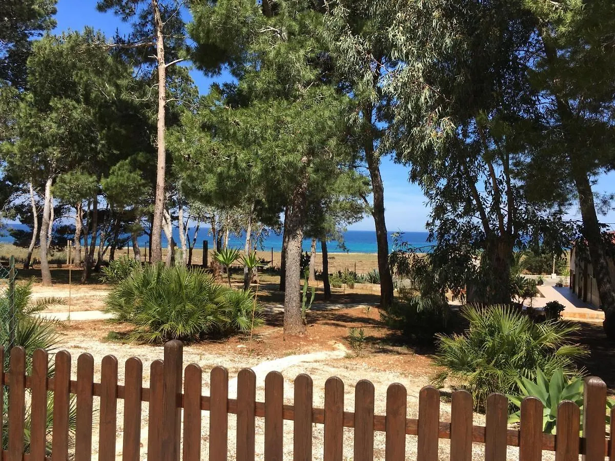 Pineta Sul Mare Apartment Castelluzzo