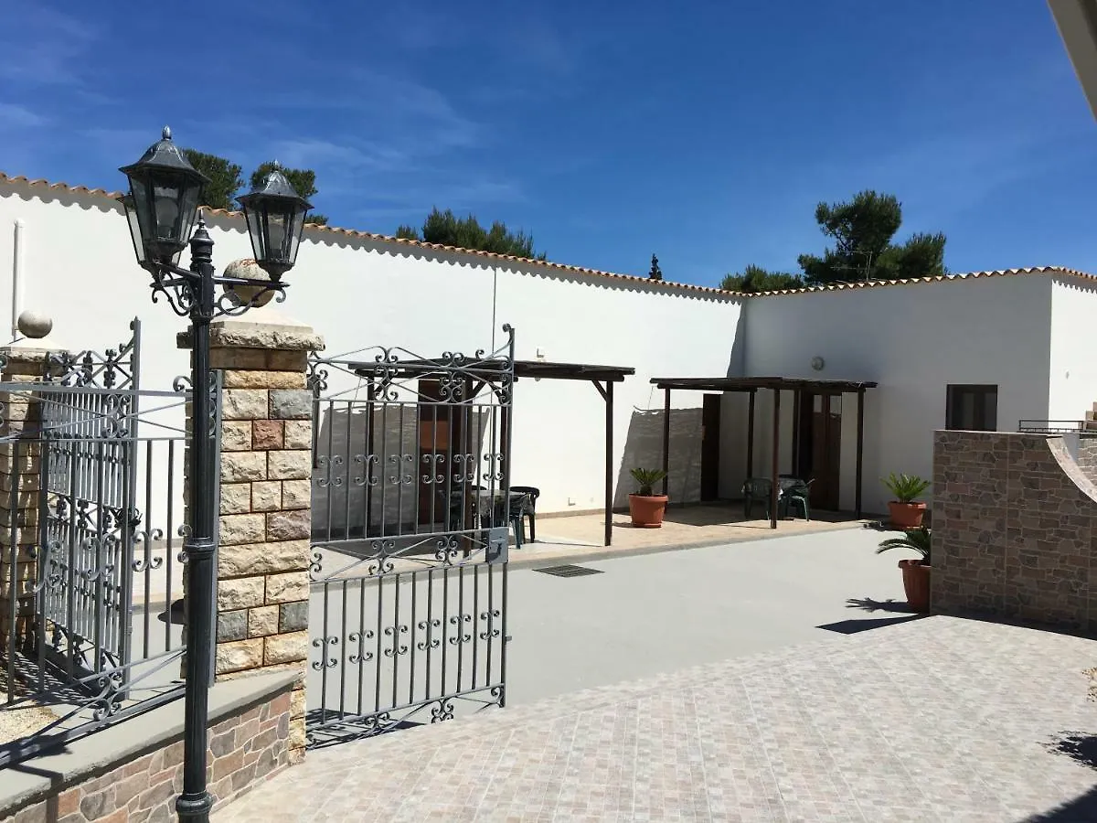 Apartmán Pineta Sul Mare Castelluzzo 0*,  Itálie